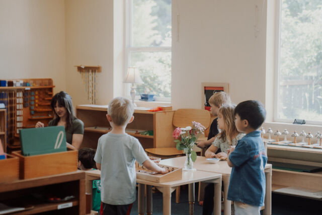 Flower arranging with a guide